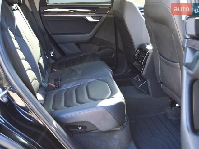 Черный Фольксваген Туарег, объемом двигателя 2.97 л и пробегом 115 тыс. км за 39900 $, фото 29 на Automoto.ua