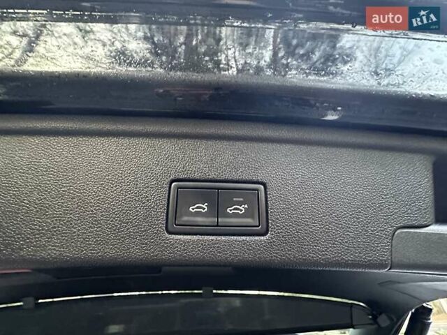 Черный Фольксваген Туарег, объемом двигателя 2.97 л и пробегом 264 тыс. км за 44000 $, фото 75 на Automoto.ua