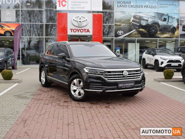 Чорний Фольксваген Туарег, об'ємом двигуна 3 л та пробігом 145 тис. км за 39805 $, фото 16 на Automoto.ua