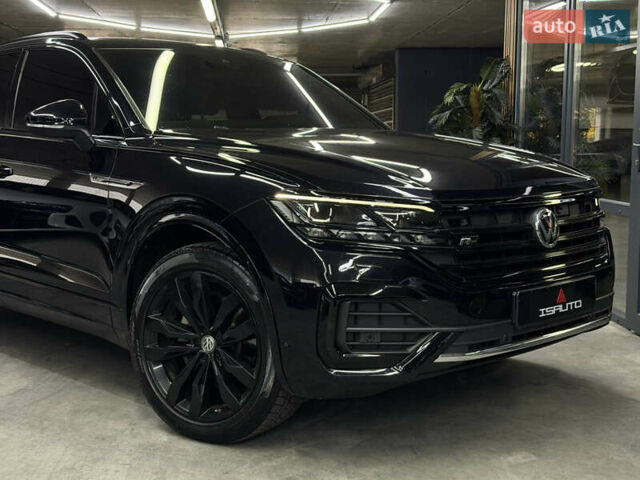 Черный Фольксваген Туарег, объемом двигателя 2.97 л и пробегом 172 тыс. км за 50500 $, фото 3 на Automoto.ua