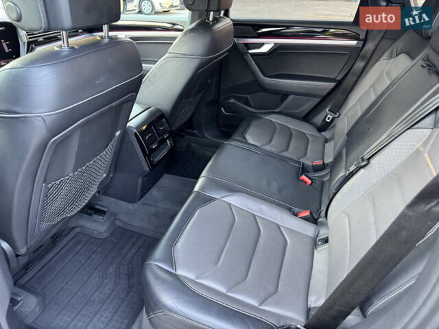 Чорний Фольксваген Туарег, об'ємом двигуна 2.97 л та пробігом 240 тис. км за 43500 $, фото 44 на Automoto.ua