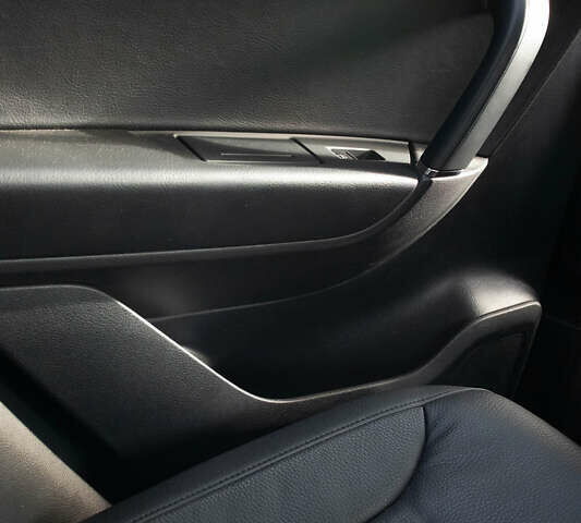 Чорний Фольксваген Туарег, об'ємом двигуна 3 л та пробігом 106 тис. км за 32519 $, фото 20 на Automoto.ua