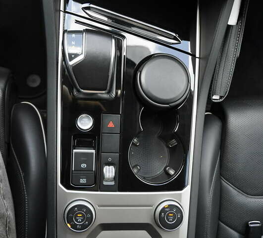 Черный Фольксваген Туарег, объемом двигателя 2.97 л и пробегом 138 тыс. км за 46400 $, фото 42 на Automoto.ua