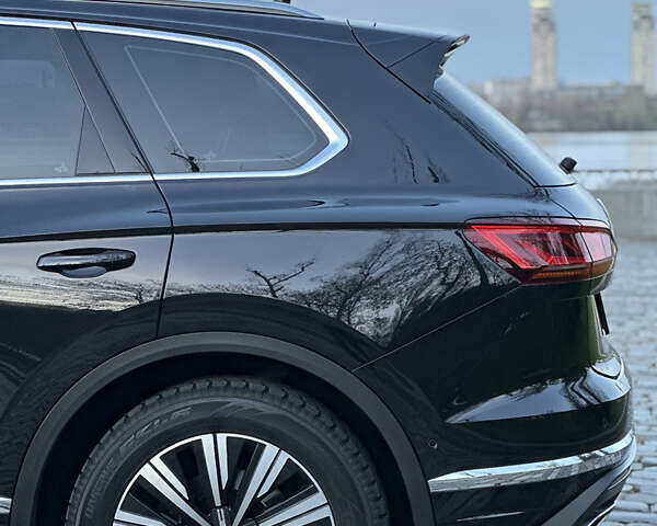 Черный Фольксваген Туарег, объемом двигателя 3 л и пробегом 229 тыс. км за 39999 $, фото 10 на Automoto.ua