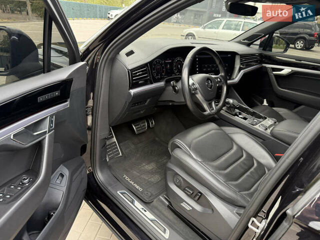 Чорний Фольксваген Туарег, об'ємом двигуна 3 л та пробігом 190 тис. км за 44500 $, фото 12 на Automoto.ua