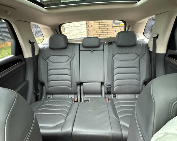 Черный Фольксваген Туарег, объемом двигателя 2.97 л и пробегом 135 тыс. км за 45500 $, фото 21 на Automoto.ua