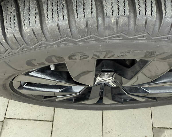 Черный Фольксваген Туарег, объемом двигателя 2.97 л и пробегом 135 тыс. км за 45500 $, фото 41 на Automoto.ua