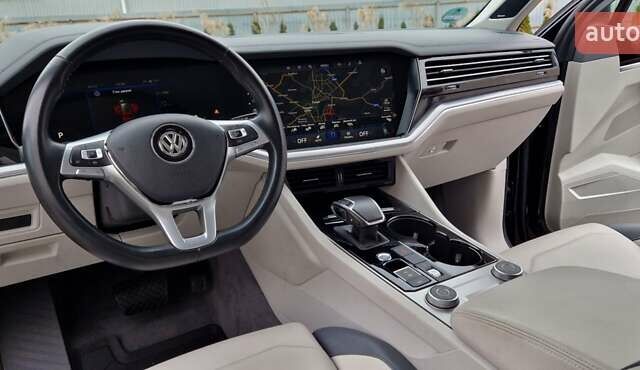 Черный Фольксваген Туарег, объемом двигателя 3 л и пробегом 189 тыс. км за 42800 $, фото 25 на Automoto.ua