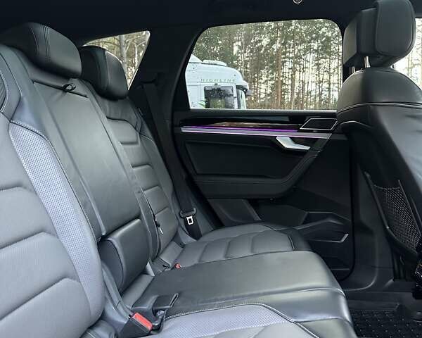 Черный Фольксваген Туарег, объемом двигателя 2.97 л и пробегом 264 тыс. км за 44000 $, фото 67 на Automoto.ua