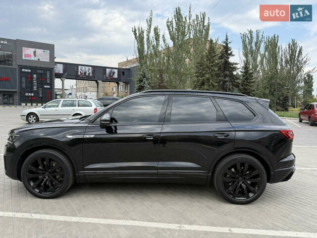 Чорний Фольксваген Туарег, об'ємом двигуна 3 л та пробігом 190 тис. км за 44500 $, фото 1 на Automoto.ua