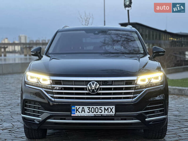 Черный Фольксваген Туарег, объемом двигателя 3 л и пробегом 229 тыс. км за 39999 $, фото 6 на Automoto.ua