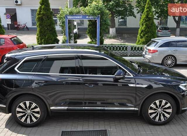 Черный Фольксваген Туарег, объемом двигателя 2.97 л и пробегом 138 тыс. км за 46400 $, фото 10 на Automoto.ua