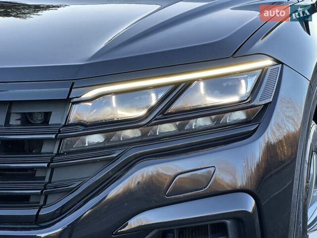 Черный Фольксваген Туарег, объемом двигателя 3 л и пробегом 259 тыс. км за 38999 $, фото 20 на Automoto.ua