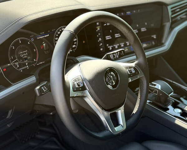 Черный Фольксваген Туарег, объемом двигателя 2.97 л и пробегом 76 тыс. км за 58500 $, фото 11 на Automoto.ua