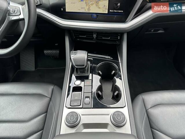 Черный Фольксваген Туарег, объемом двигателя 2.97 л и пробегом 96 тыс. км за 45500 $, фото 22 на Automoto.ua