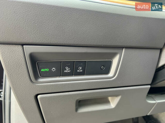 Чорний Фольксваген Туарег, об'ємом двигуна 2.97 л та пробігом 151 тис. км за 42900 $, фото 16 на Automoto.ua