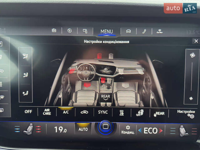 Черный Фольксваген Туарег, объемом двигателя 2.97 л и пробегом 187 тыс. км за 45500 $, фото 42 на Automoto.ua