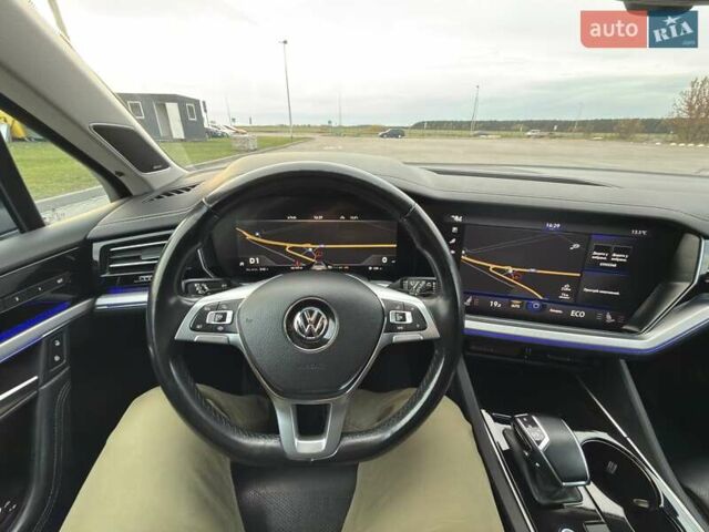 Черный Фольксваген Туарег, объемом двигателя 2.97 л и пробегом 187 тыс. км за 45500 $, фото 22 на Automoto.ua