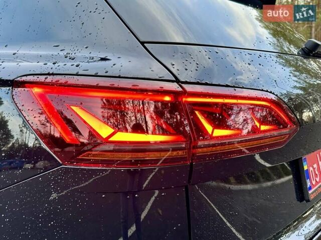 Черный Фольксваген Туарег, объемом двигателя 2.97 л и пробегом 264 тыс. км за 44000 $, фото 28 на Automoto.ua