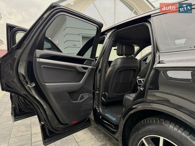 Чорний Фольксваген Туарег, об'ємом двигуна 3 л та пробігом 99 тис. км за 57888 $, фото 37 на Automoto.ua