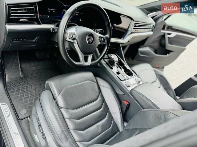 Чорний Фольксваген Туарег, об'ємом двигуна 2.97 л та пробігом 170 тис. км за 41950 $, фото 40 на Automoto.ua