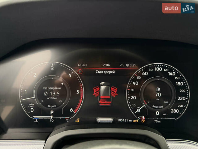 Чорний Фольксваген Туарег, об'ємом двигуна 3 л та пробігом 105 тис. км за 57888 $, фото 59 на Automoto.ua