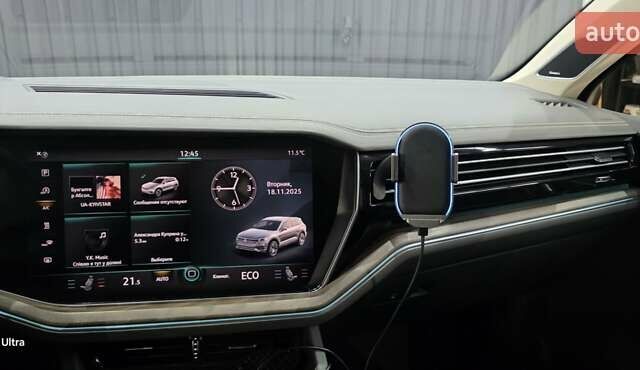 Черный Фольксваген Туарег, объемом двигателя 2.97 л и пробегом 180 тыс. км за 48500 $, фото 24 на Automoto.ua