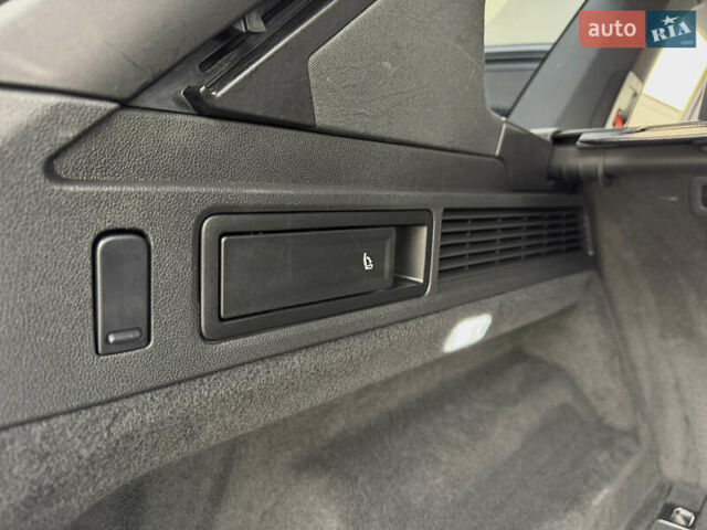 Чорний Фольксваген Туарег, об'ємом двигуна 3 л та пробігом 99 тис. км за 57888 $, фото 34 на Automoto.ua