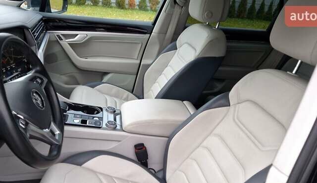 Черный Фольксваген Туарег, объемом двигателя 3 л и пробегом 189 тыс. км за 42800 $, фото 46 на Automoto.ua