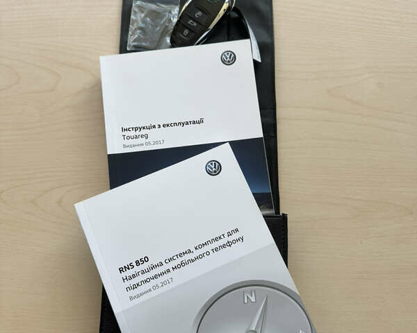 Черный Фольксваген Туарег, объемом двигателя 2.97 л и пробегом 128 тыс. км за 39900 $, фото 15 на Automoto.ua