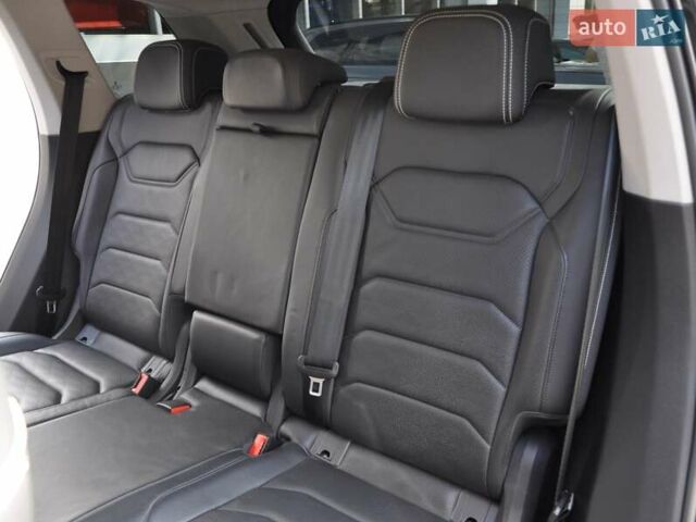 Черный Фольксваген Туарег, объемом двигателя 2.97 л и пробегом 138 тыс. км за 46400 $, фото 18 на Automoto.ua