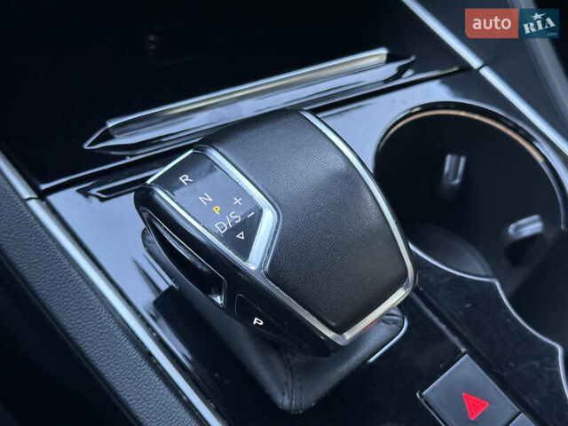 Черный Фольксваген Туарег, объемом двигателя 3 л и пробегом 259 тыс. км за 38999 $, фото 89 на Automoto.ua