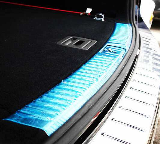 Чорний Фольксваген Туарег, об'ємом двигуна 3 л та пробігом 106 тис. км за 32519 $, фото 28 на Automoto.ua