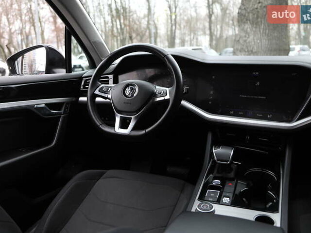 Чорний Фольксваген Туарег, об'ємом двигуна 2.99 л та пробігом 120 тис. км за 35000 $, фото 10 на Automoto.ua