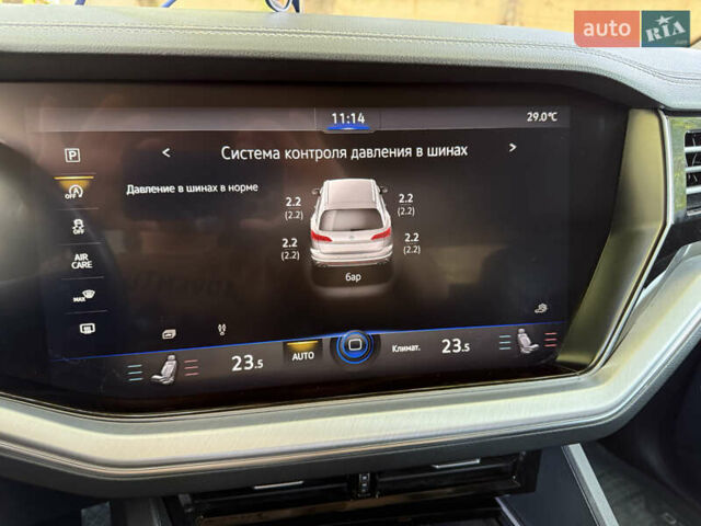 Черный Фольксваген Туарег, объемом двигателя 2.97 л и пробегом 154 тыс. км за 46000 $, фото 9 на Automoto.ua