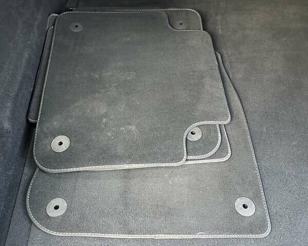 Черный Фольксваген Туарег, объемом двигателя 2.97 л и пробегом 264 тыс. км за 44000 $, фото 74 на Automoto.ua