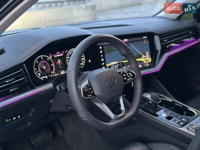 Черный Фольксваген Туарег, объемом двигателя 3 л и пробегом 229 тыс. км за 39999 $, фото 27 на Automoto.ua