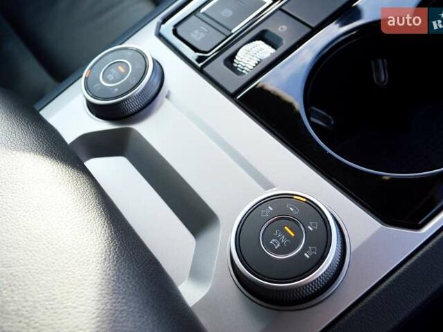 Черный Фольксваген Туарег, объемом двигателя 2.97 л и пробегом 115 тыс. км за 39900 $, фото 28 на Automoto.ua