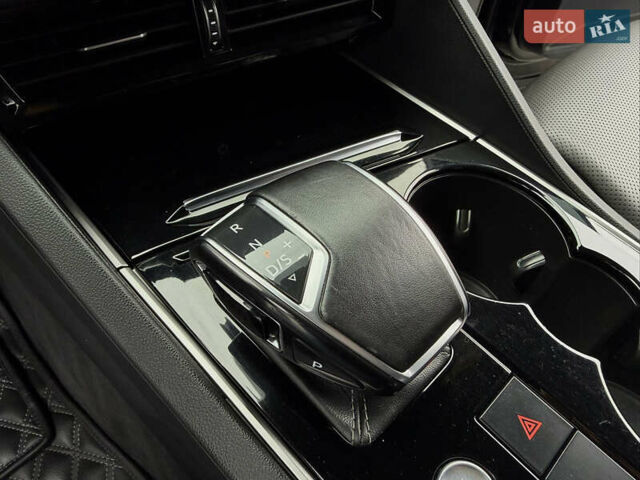 Чорний Фольксваген Туарег, об'ємом двигуна 3 л та пробігом 99 тис. км за 57888 $, фото 65 на Automoto.ua