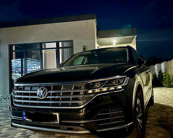 Черный Фольксваген Туарег, объемом двигателя 2.97 л и пробегом 154 тыс. км за 46000 $, фото 4 на Automoto.ua