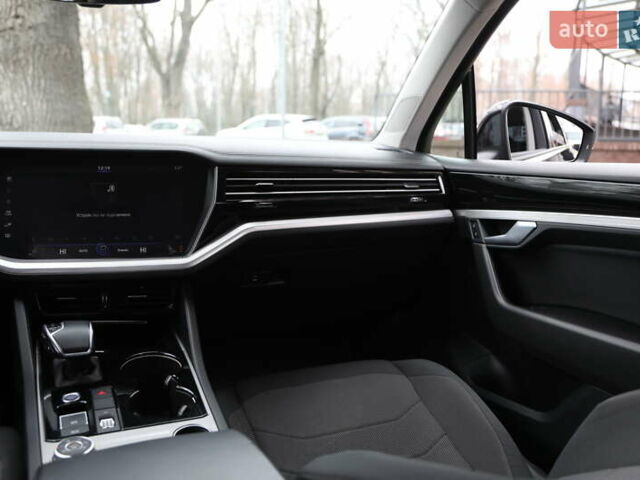 Чорний Фольксваген Туарег, об'ємом двигуна 2.99 л та пробігом 120 тис. км за 35000 $, фото 12 на Automoto.ua