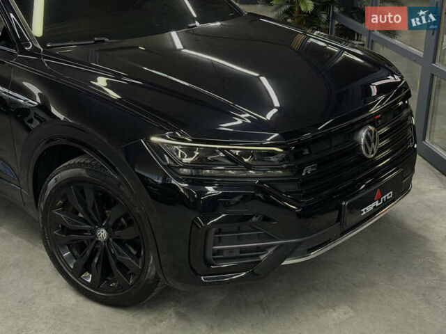 Черный Фольксваген Туарег, объемом двигателя 2.97 л и пробегом 172 тыс. км за 50500 $, фото 2 на Automoto.ua