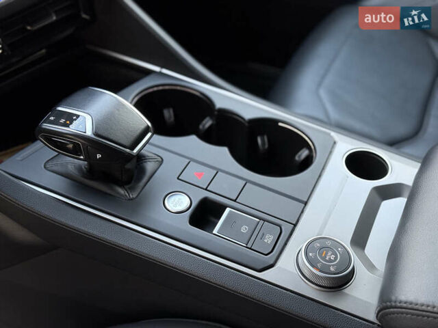 Черный Фольксваген Туарег, объемом двигателя 2.97 л и пробегом 280 тыс. км за 37900 $, фото 21 на Automoto.ua