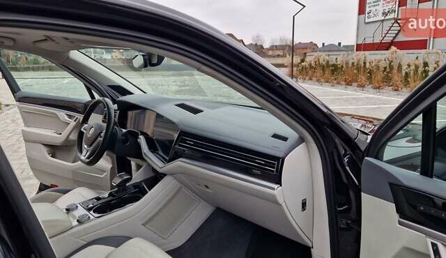 Черный Фольксваген Туарег, объемом двигателя 3 л и пробегом 189 тыс. км за 42800 $, фото 23 на Automoto.ua