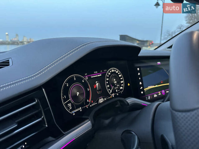 Черный Фольксваген Туарег, объемом двигателя 3 л и пробегом 229 тыс. км за 39999 $, фото 33 на Automoto.ua