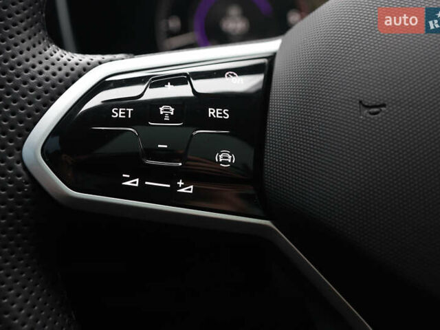 Черный Фольксваген Туарег, объемом двигателя 2.97 л и пробегом 252 тыс. км за 40500 $, фото 42 на Automoto.ua