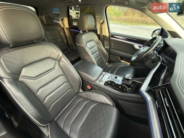 Черный Фольксваген Туарег, объемом двигателя 2.97 л и пробегом 187 тыс. км за 45500 $, фото 25 на Automoto.ua