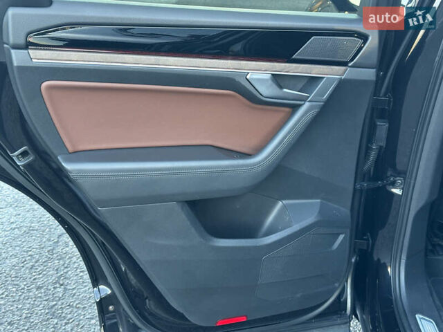 Черный Фольксваген Туарег, объемом двигателя 3 л и пробегом 259 тыс. км за 38999 $, фото 51 на Automoto.ua