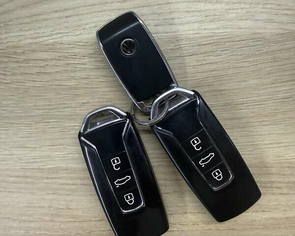 Черный Фольксваген Туарег, объемом двигателя 2.97 л и пробегом 187 тыс. км за 45500 $, фото 44 на Automoto.ua