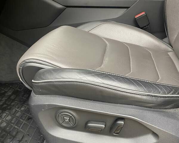 Черный Фольксваген Туарег, объемом двигателя 2.97 л и пробегом 231 тыс. км за 45500 $, фото 22 на Automoto.ua